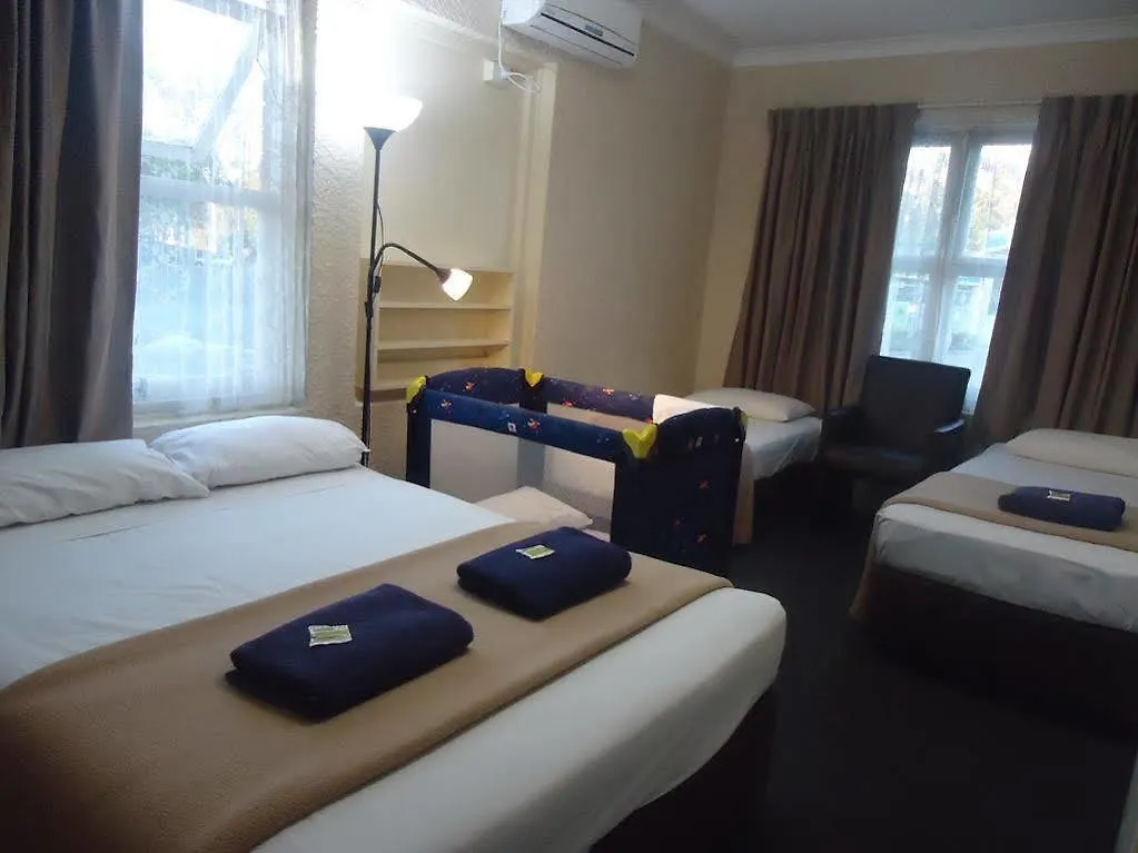 *** Guest house Kingsford Riverside Inn Brisbane Australia